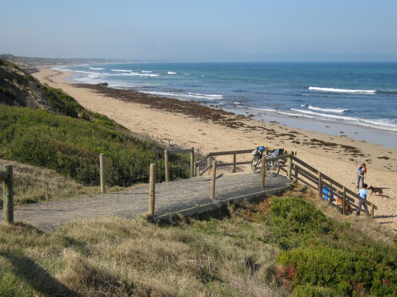 Ocean Grove - Smiths Beach: View west along coast from beach at end of Hodgson St