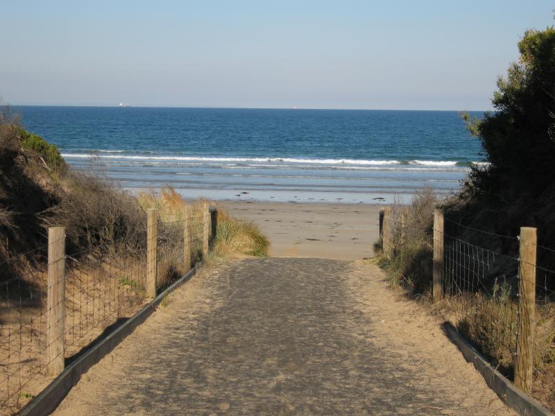 Ocean Grove - Coastline along Ingamells Bay - Beach at 18W access marker, walkway down to beach