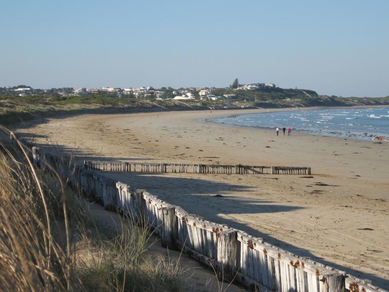 Ocean Grove - Coastline along Ingamells Bay: Beach at 18W access marker, view north-east along coast towards Ocean Grove