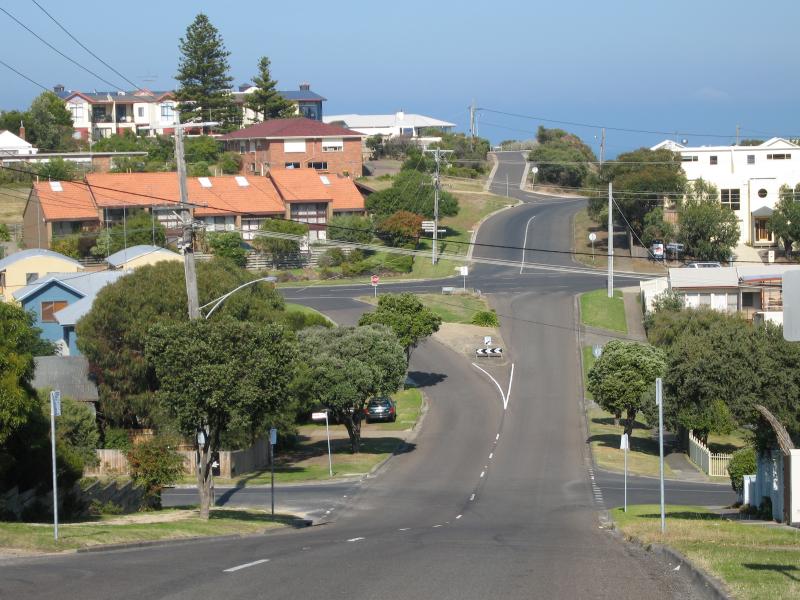 Ocean Grove - Around Ocean Grove: View south along Presidents Av towards Dare St and Orton St
