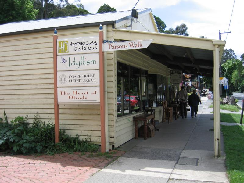 Olinda - Commercial centre and shops, Mt Dandenong Tourist Road at Monbulk Road: Entrance to Parsons Walk, Monbulk Rd