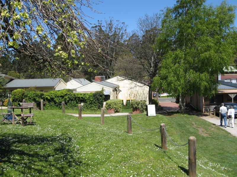 Olinda - Commercial centre and shops, Mt Dandenong Tourist Road at Monbulk Road: Lawns surrounding Parsons Walk