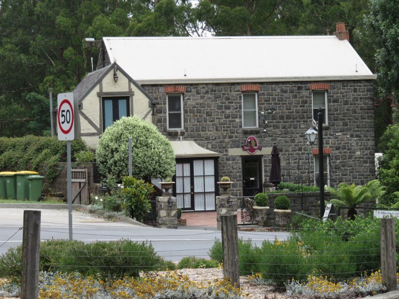 Olinda - Commercial centre and shops, Mt Dandenong Tourist Road at Monbulk Road: Loft In the Mill B&B, corner Mt Dandenong Tourist Rd and Harold St