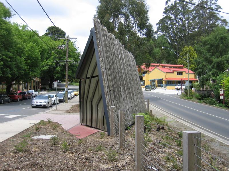Olinda - Commercial centre and shops, Mt Dandenong Tourist Road at Monbulk Road: View south along Monash Av and Mt Dandenong Tourist Rd at Parsons La towards toilet block