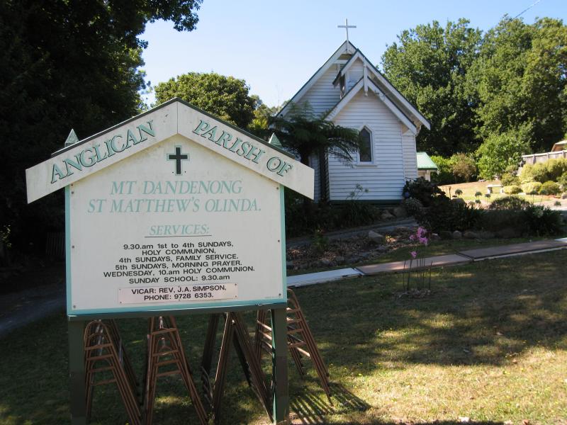 Olinda - Around Olinda: St Matthew's Anglican Church, Monash Av
