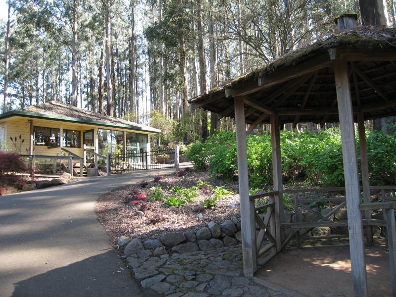 Olinda - Dandenong Ranges Botanic Garden: Gift shop at entrance
