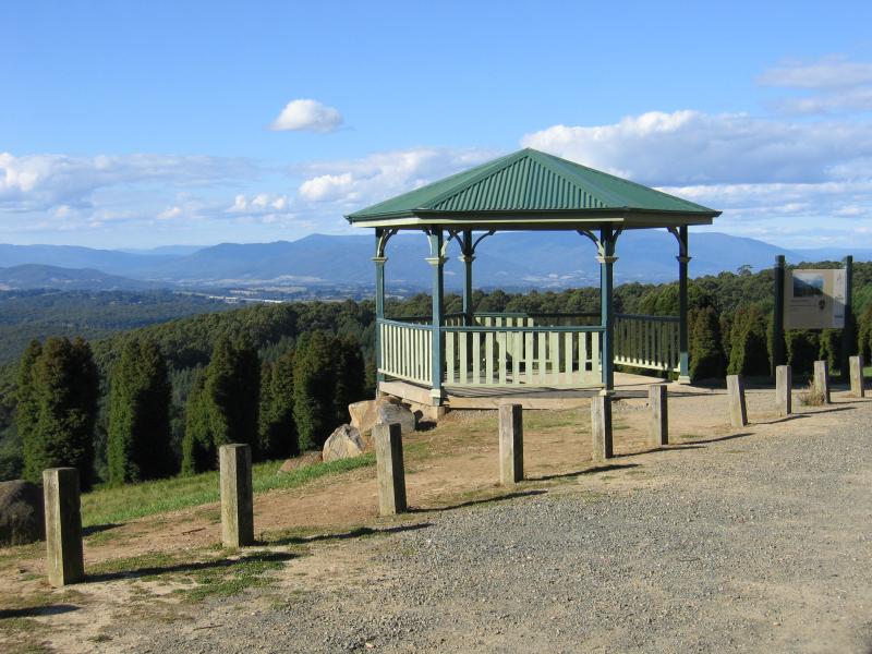 Olinda - R.J. Hamer Forest Arboretum, Chalet Road: Rotunda at car park, views north-east