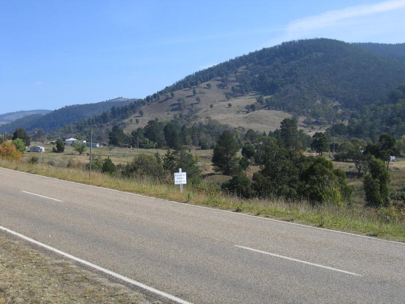 Omeo - Great Alpine Road, west of Omeo - Northerly views across Great Alpine Rd between Bazeley St and Creek St