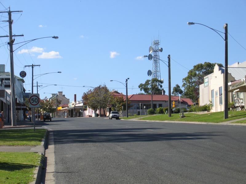 Orbost - Commercial centre and shops: View north along Nicholson St at Raymond St
