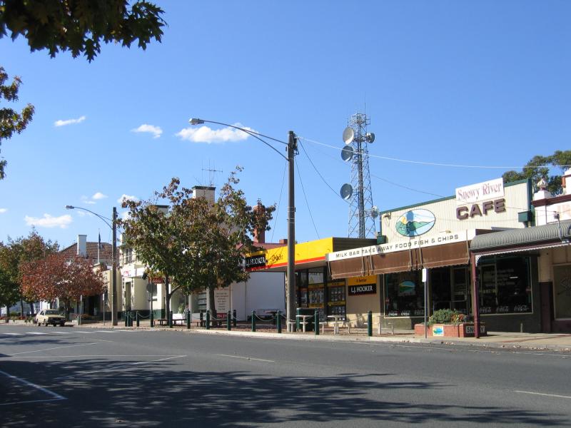 Orbost - Commercial centre and shops: View north along Nicholson St between Ruskin St and Wolseley St