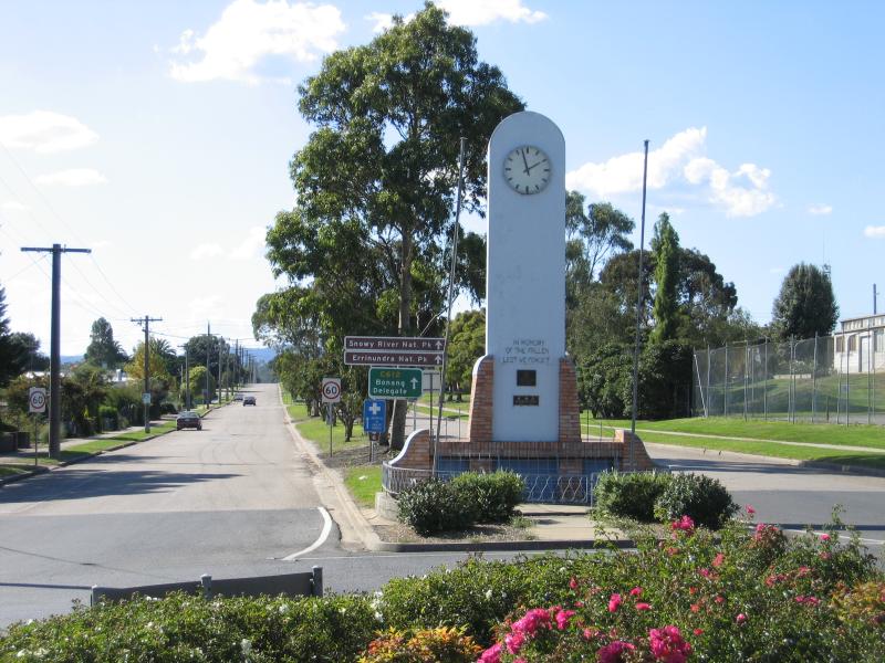 Orbost - Commercial centre and shops: War memorial and clock tower, view north along Nicholson St at Salisbury St