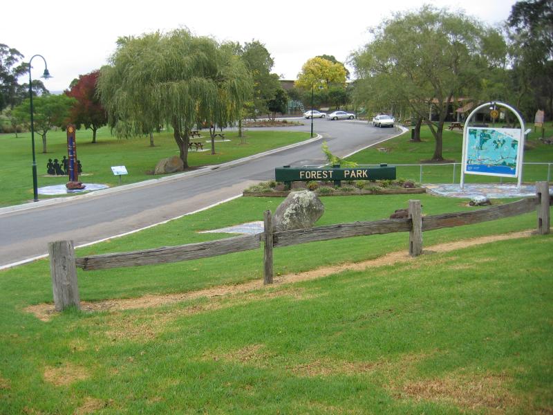 Orbost - Forest Park, Nicholson Street and Forest Road: Entrance to Forest Park from Nicholson St