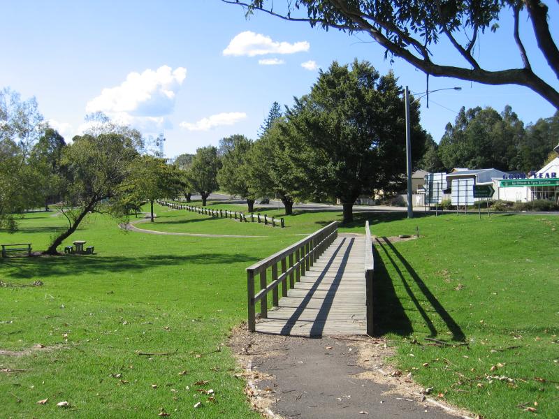 Orbost - Forest Park, Nicholson Street and Forest Road: View north through park from Nicholson St at Forest Rd