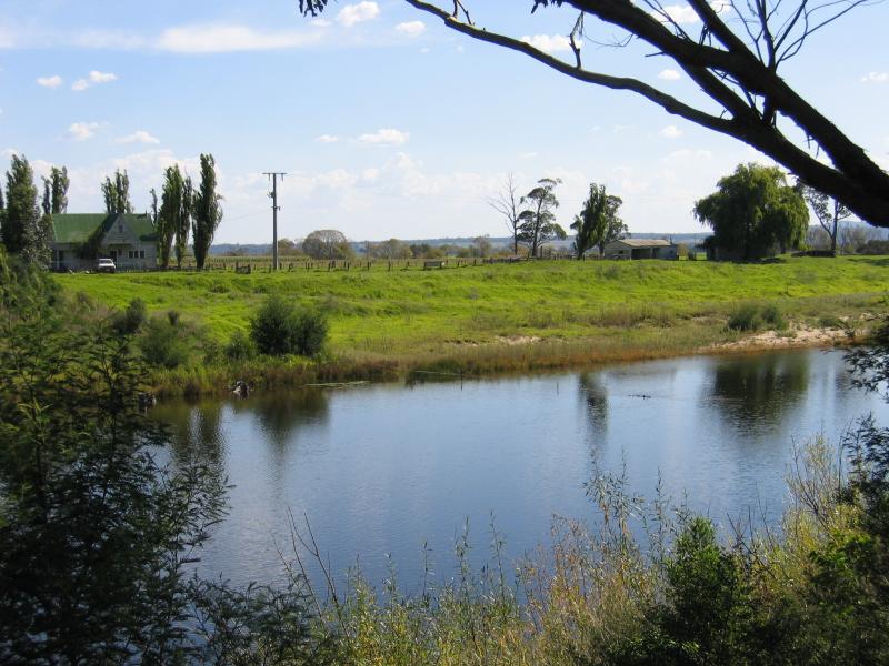 Orbost - Snowy River and surrounding river flats: View north along Snowy River, Forest Rd near Clark St