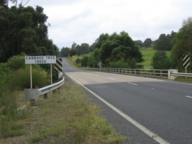 Orbost - Princes Highway through Cabbage Tree Creek: View east along Princes Hwy towards Cabbage Tree Creek