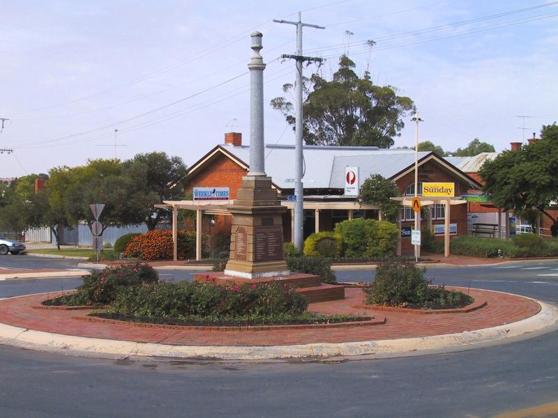 Ouyen - Commercial centre and shops: Post office, corner Oke St and Pickering St