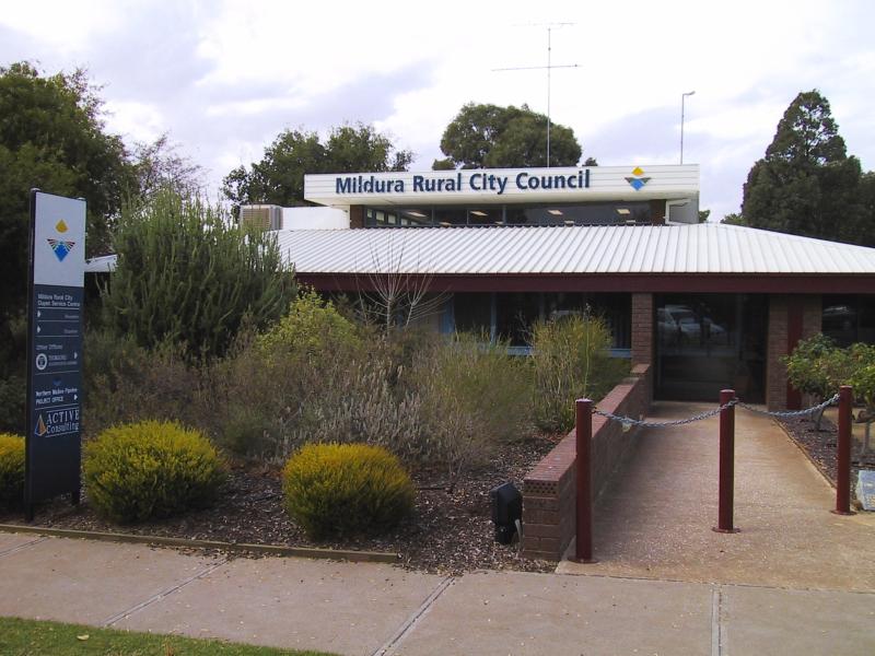 Ouyen - Commercial centre and shops: Mildura Rural City Council offices, Oke St