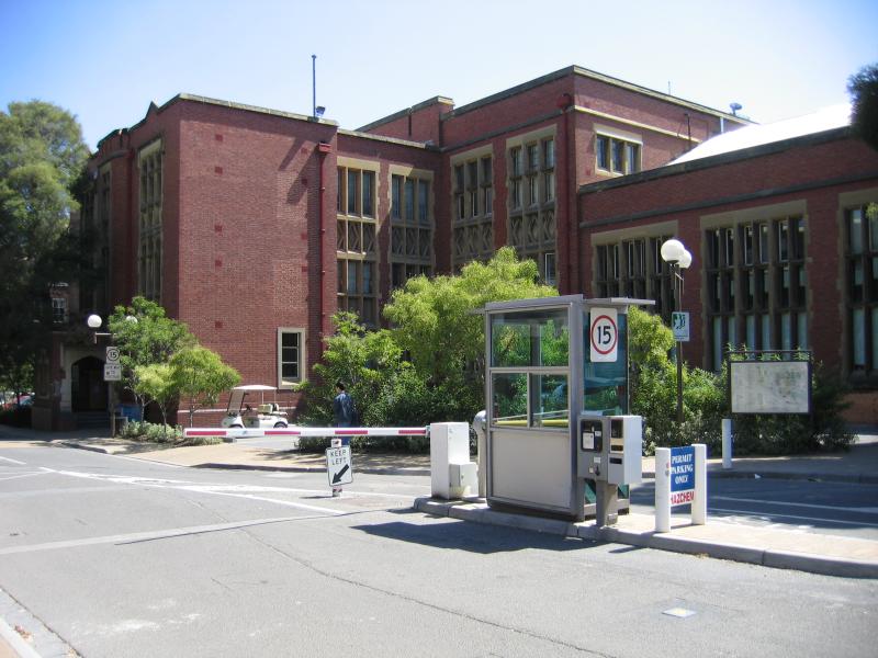 Parkville - University of Melbourne: View west along Monash Rd towards Richard Berry building