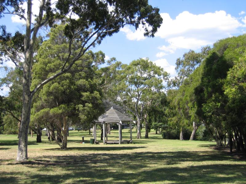 Parkville - Royal Park, Australian Native Garden, Gatehouse Street at The Avenue: Rotunda