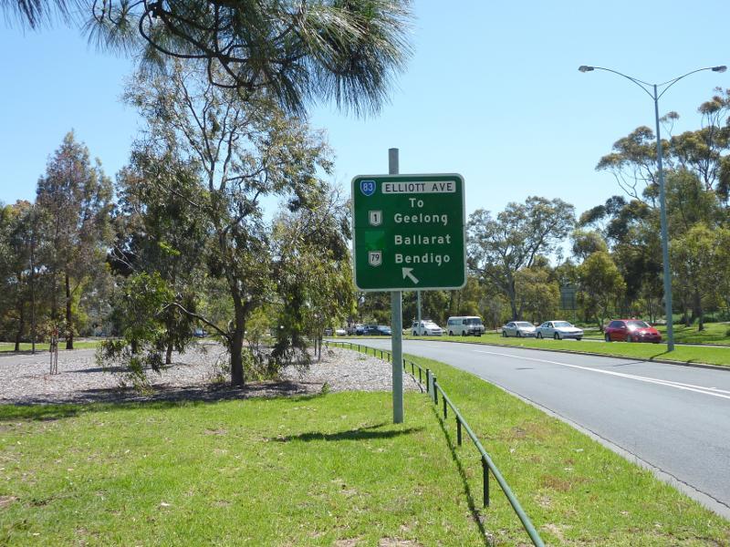Parkville - Royal Park, Elliott Avenue and Macarthur Road: View west along Elliott Av at Macarthur Rd