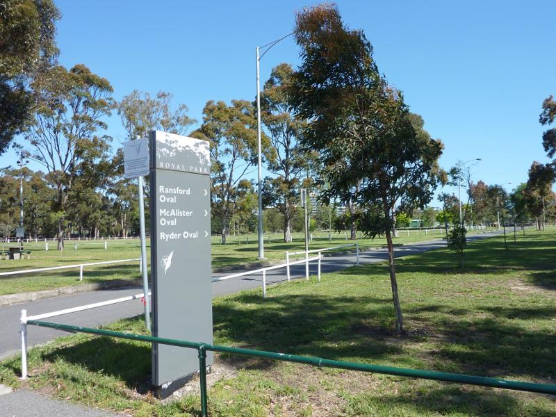 Parkville - Royal Park - ovals and golf course - Entrance to Ransford Oval, McAlister Oval and Ryder Oval from Park St