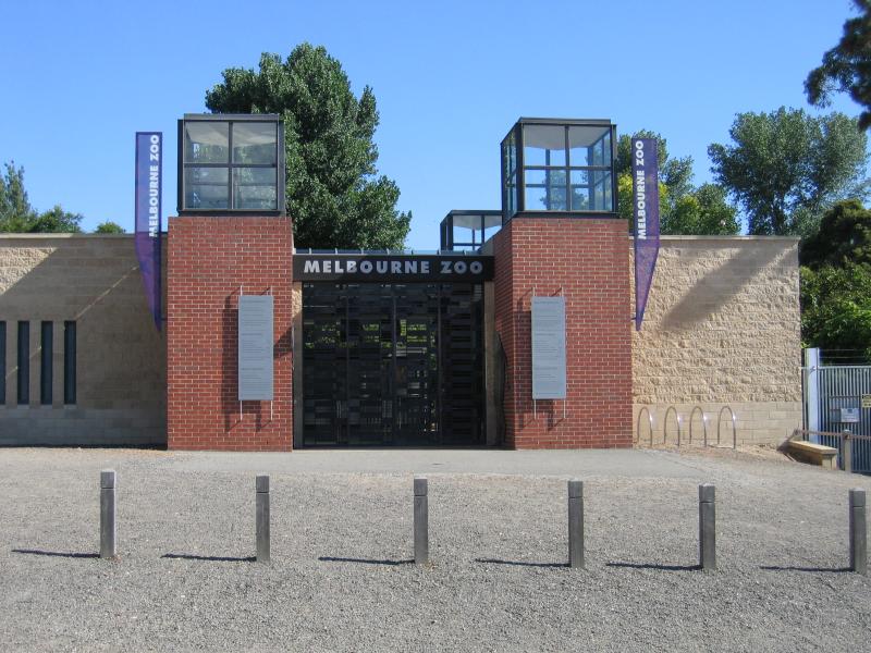 Parkville - Royal Park, Melbourne Zoo: Entrance at Poplar Rd