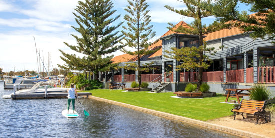 Mariners Cove Motel & Apartments