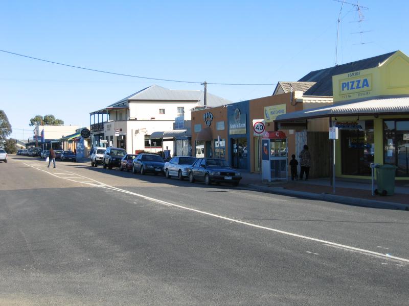 Paynesville - Commercial centre and shops: View south along Esplanade towards Devon Rd