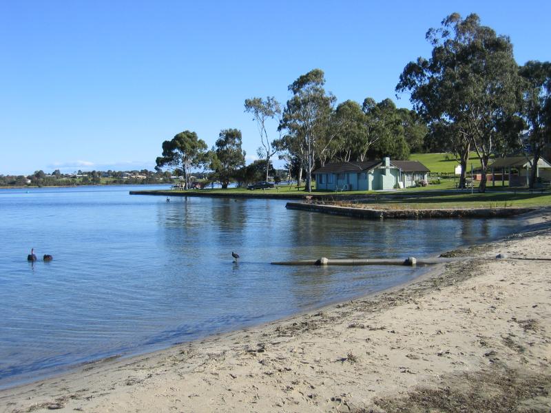 Paynesville - Southern coast and foreshore: View west along beach and foreshore from jetty