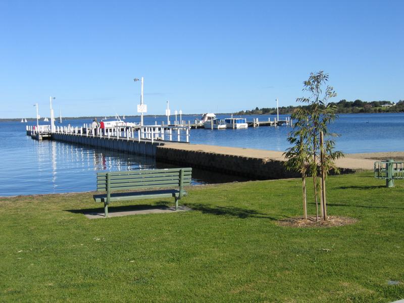 Paynesville - Southern coast and foreshore: View of jetty and foreshore