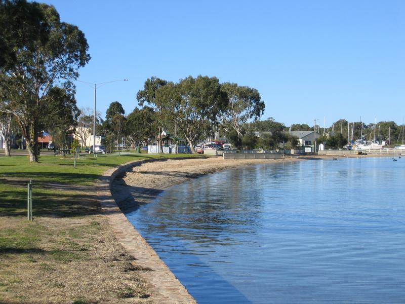 Paynesville - Southern coast and foreshore: View east along coast from jetty