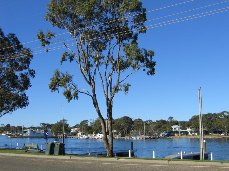 Paynesville - McMillans Strait foreshore: View east across foreshore towards Raymond Island from Esplanade