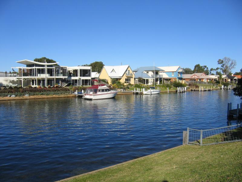 Paynesville - Burrabogie Island area: View south along Toonalook Waters and Burrabogie Island from eastern end of Canal Rd