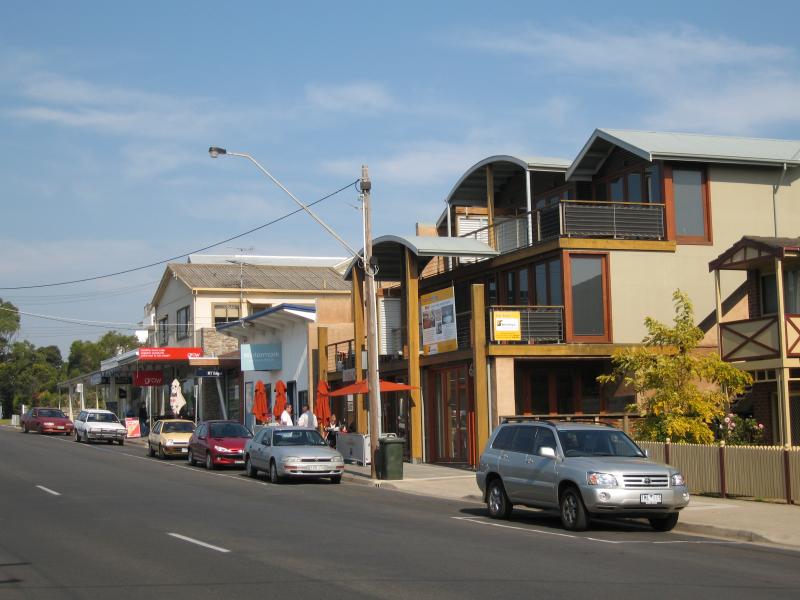 Point Lonsdale - Commercial centre and shops, Point Lonsdale Road: View south along Pt Lonsdale Rd towards Admans St