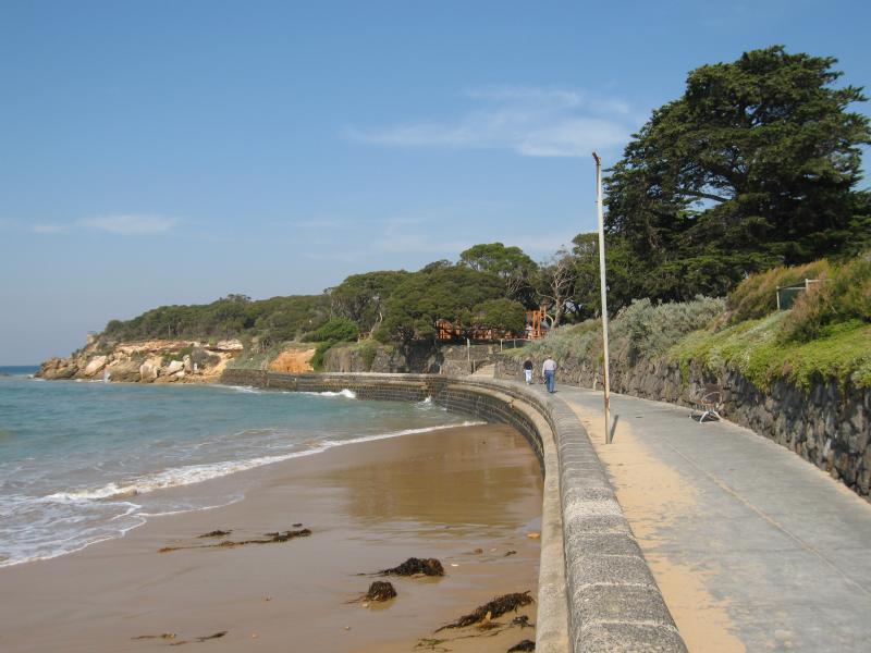 Point Lonsdale - Front Beach along Point Lonsdale Road: View south along pathway along beach near Kirk Rd