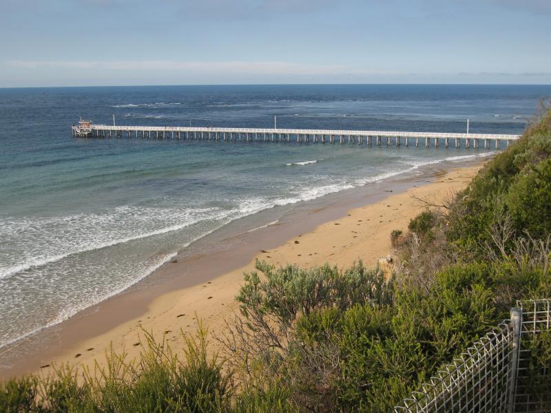 Point Lonsdale - Rip View Lookout: View from lookout, south along coast towards pier