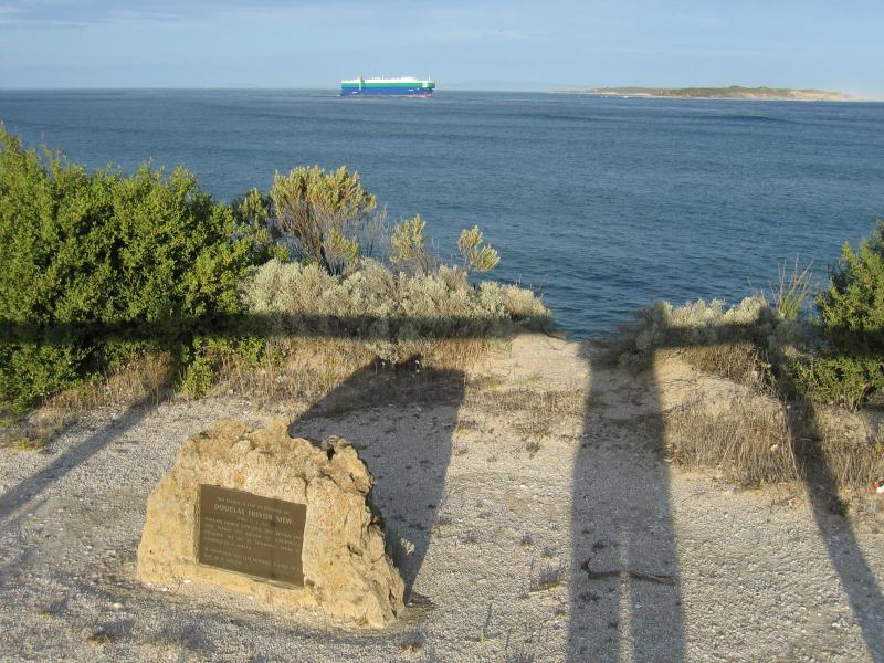 Point Lonsdale - Rip View Lookout: View towards Point Nepean from car park