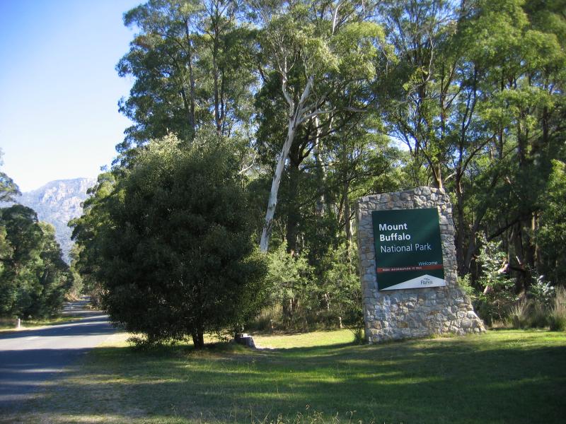 Porepunkah - Mount Buffalo Road through Mount Buffalo National Park: Mount Buffalo National Park sign