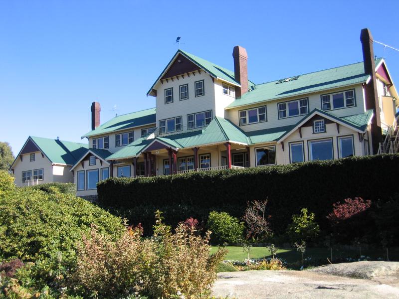 Porepunkah - Mount Buffalo Chalet: Chalet and gardens