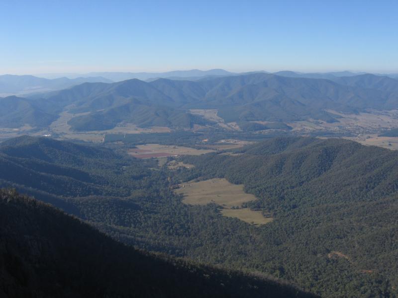 Porepunkah - Gorge Day Visitor Centre near Mount Buffalo Chalet: View from Bents Lookout
