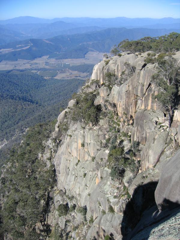 Porepunkah - Gorge Day Visitor Centre near Mount Buffalo Chalet: View from Bents Lookout