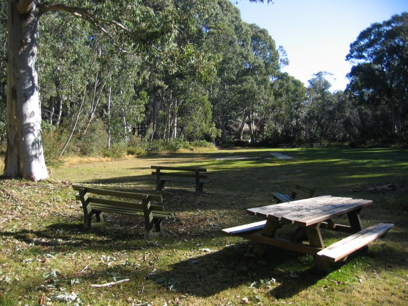 Porepunkah - Gorge Day Visitor Centre near Mount Buffalo Chalet: The Oval