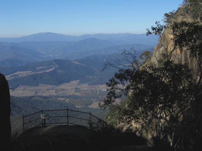 Porepunkah - Gorge Day Visitor Centre near Mount Buffalo Chalet: View at Crystal Brook Lookout