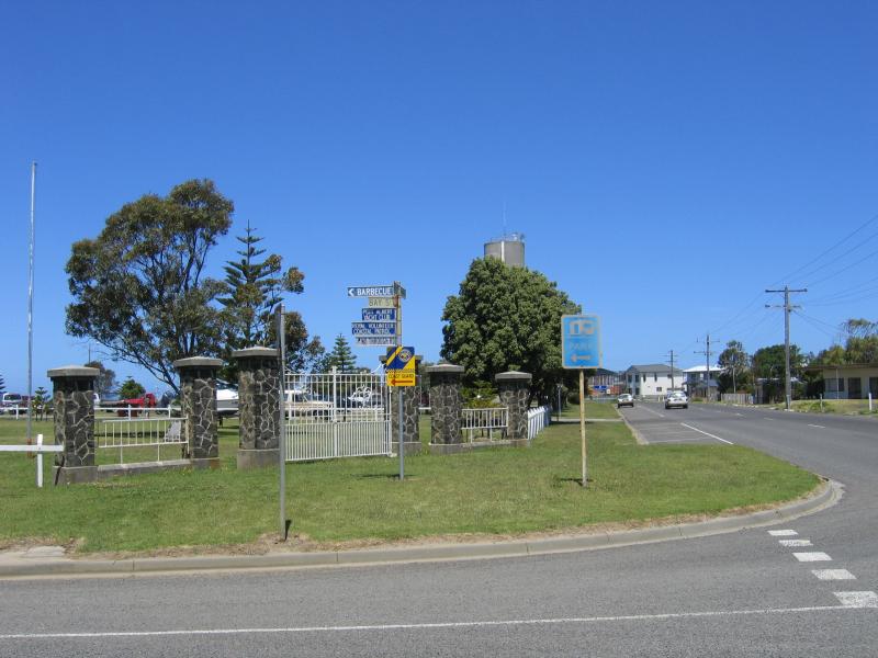Port Albert - Commercial centre and shops, Tarraville Road: View south-east along Wharf St at Bay St