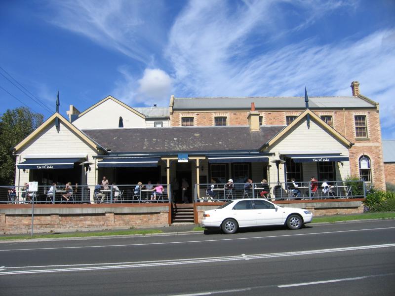 Portarlington - Shops and commercial centre, Newcombe Street: The Ol' Duke Hotel, corner Newcombe St and Harding St