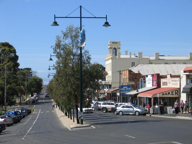 Portarlington - Shops and commercial centre, Newcombe Street - View east along Newcombe St at Harding St