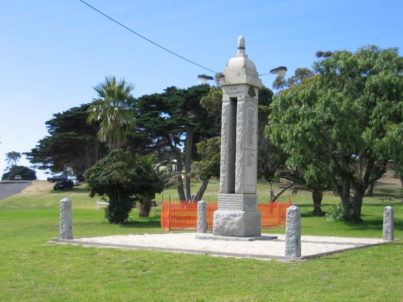 Portarlington - Portarlington Pier and foreshore: War memorial, Pier St at WG Little Reserve