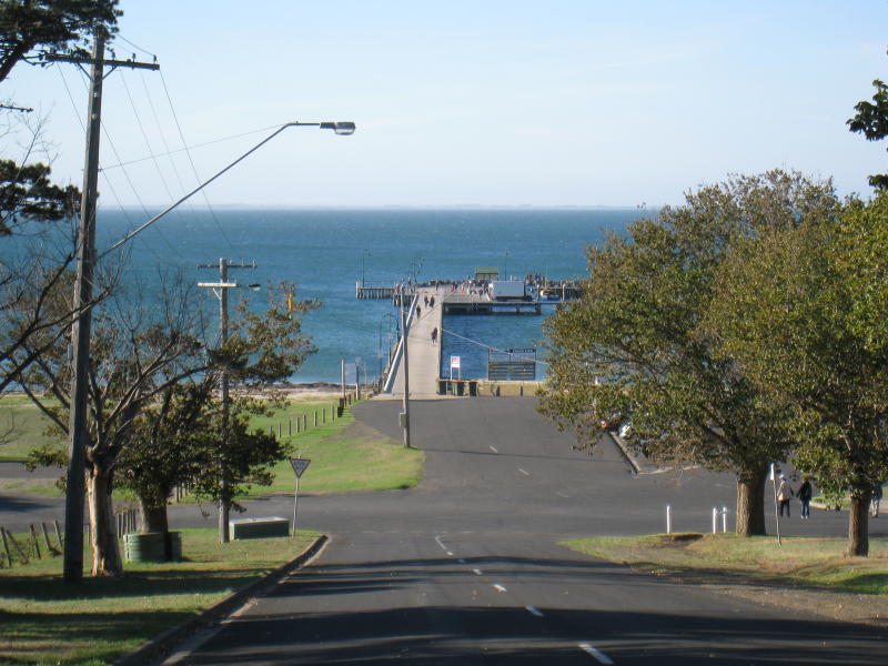 Portarlington - Portarlington Pier and foreshore: View south along Harding St towards Pier St and Portarlington Pier