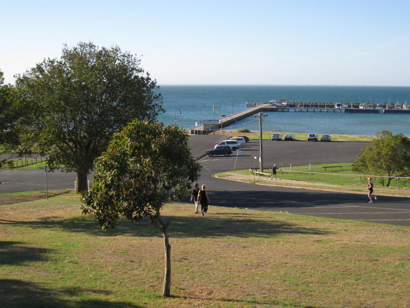 Portarlington - Portarlington Pier and foreshore: View down towards pier from Pier St