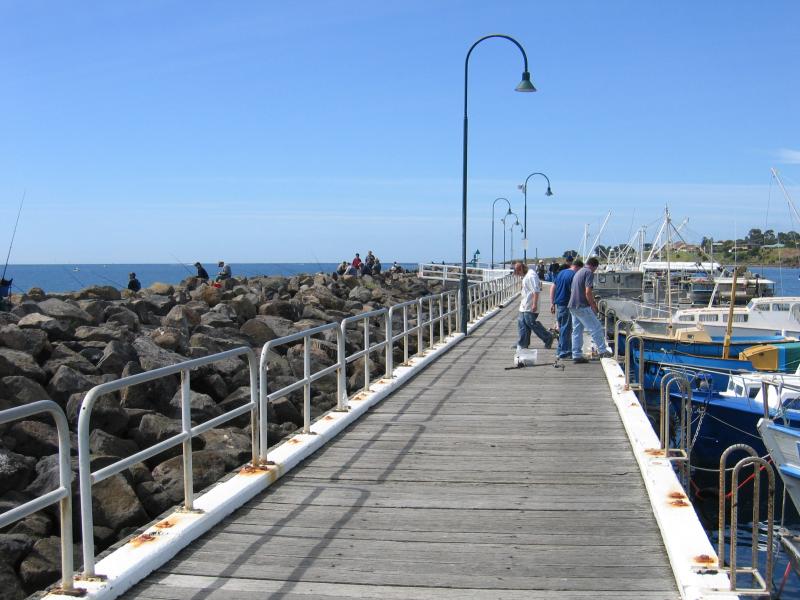 Portarlington - Portarlington Pier and foreshore: Boat moorings along pier
